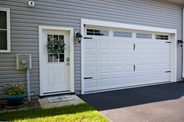 24/7 Emergency Garage Door Panel Replacement experts in McQueeney, TX